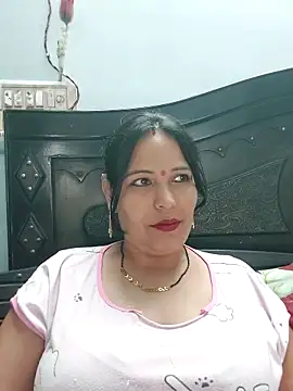 Snapshot of Poojabhabi101 chatting on 09/23/25, 05:32 Poojabhabi101 online show from 09/23/25, 05:32