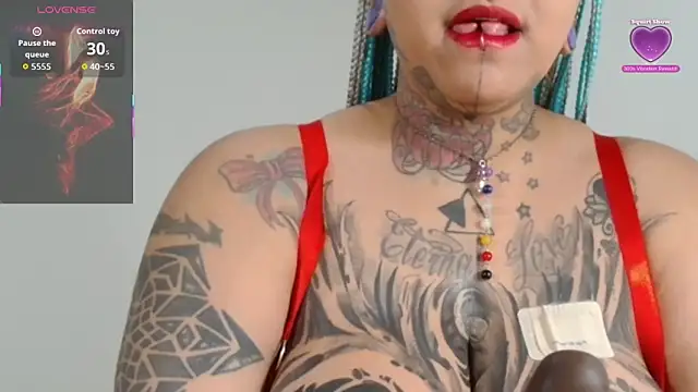 Snapshot of girl_squiting chatting on 11/22/25, 03:05 girl squiting online show from 11/22/25, 03:05