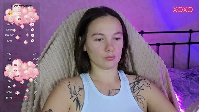 lil luna x online show from 10/13/25, 10:54