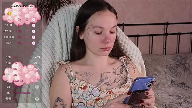 lil luna x online show from 04/24/26, 10:56
