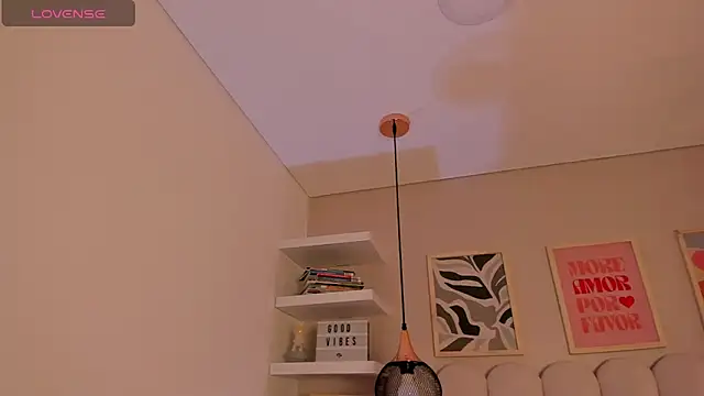 Snapshot of cute__cherry_ chatting on 11/17/25, 07:30 cute cherry online show from 11/17/25, 07:30