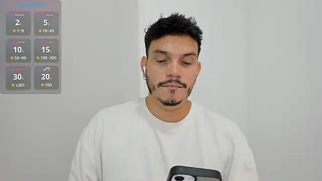 Snapshot of alejandro_stark chatting on 10/08/25, 06:27 alejandro stark online show from 10/08/25, 06:27