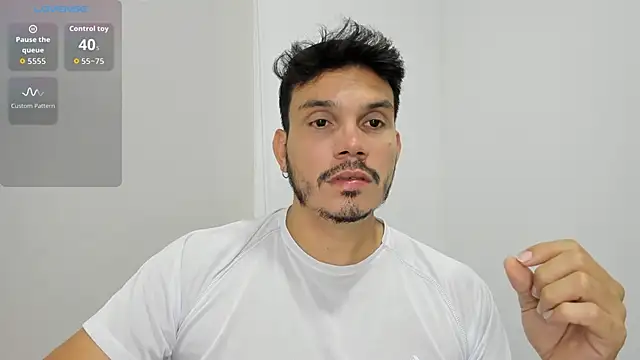 Snapshot of alejandro_stark chatting on 10/16/25, 12:11 alejandro stark online show from 10/16/25, 12:11