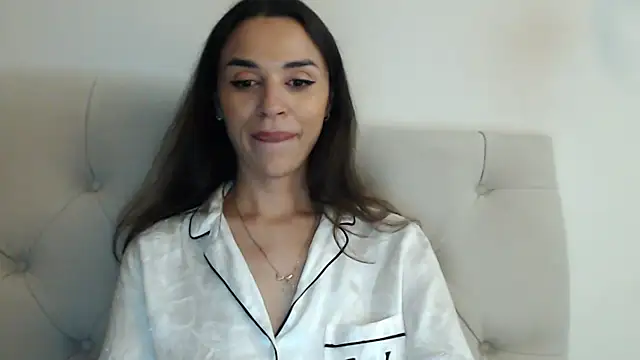 Snapshot of Mika_Gold chatting on 10/13/25, 10:32 Mika Gold online show from 10/13/25, 10:32