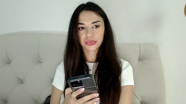 Snapshot of Mika_Gold chatting on 11/23/25, 11:32 Mika Gold online show from 11/23/25, 11:32