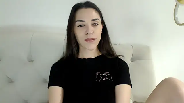 Snapshot of Mika_Gold chatting on 04/11/26, 11:36 Mika Gold online show from 04/11/26, 11:36
