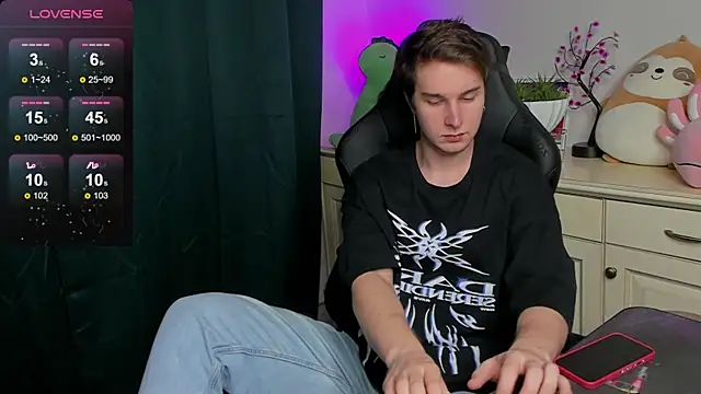 Vincent Strong online show from 09/16/25, 01:56