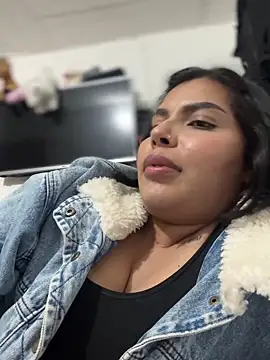 Snapshot of GigiiStone chatting on 11/18/25, 11:26 GigiiStone online show from 11/18/25, 11:26