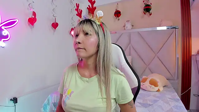 Happy tits online show from 12/23/24, 08:14