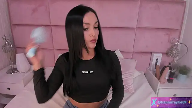 Snapshot of HannaTaylor chatting on 10/07/25, 03:04 HannaTaylor online show from 10/07/25, 03:04