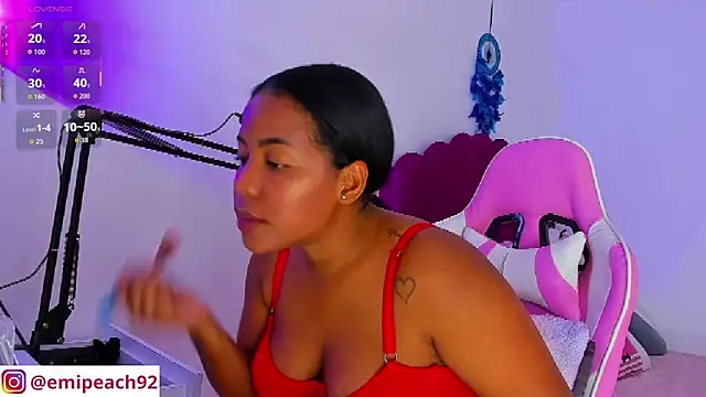 Snapshot of samanthaabloom chatting on 11/12/25, 11:58 samanthaabloom online show from 11/12/25, 11:58