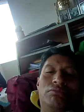 Snapshot of manuel1976 chatting on 05/23/26, 11:25 manuel1976 online show from 05/23/26, 11:25