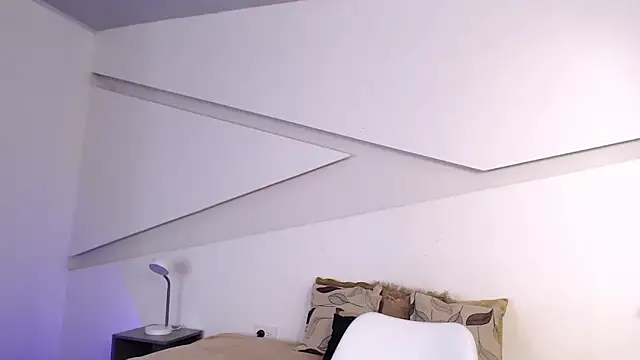 Snapshot of hot_little_bunny chatting on 09/18/25, 09:28 hot little bunny online show from 09/18/25, 09:28