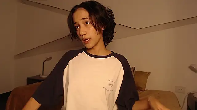 Snapshot of hot_little_bunny chatting on 09/29/25, 08:35 hot little bunny online show from 09/29/25, 08:35