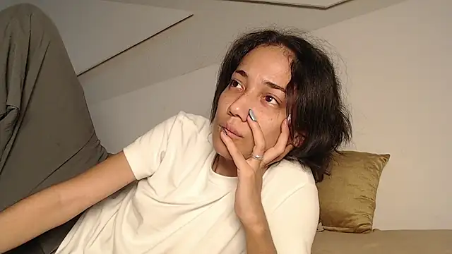 Snapshot of hot_little_bunny chatting on 10/01/25, 09:32 hot little bunny online show from 10/01/25, 09:32