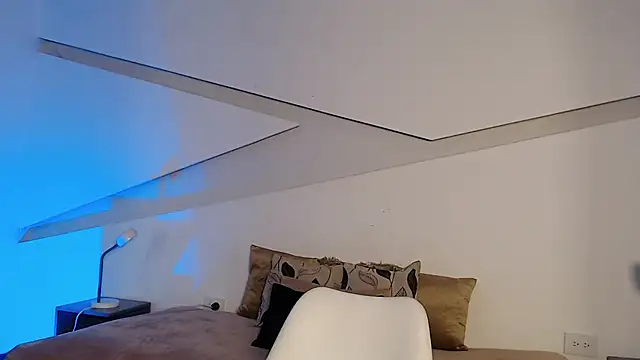 Snapshot of hot_little_bunny chatting on 10/17/25, 08:22 hot little bunny online show from 10/17/25, 08:22