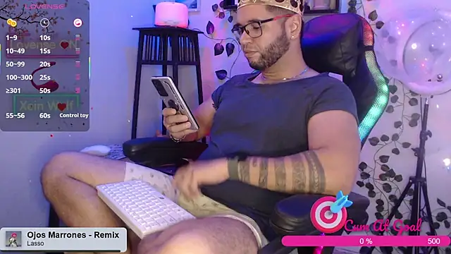 Xein WoIf online show from 10/13/25, 02:33