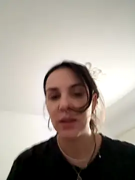 TaniaAmore online show from 10/26/25, 08:37