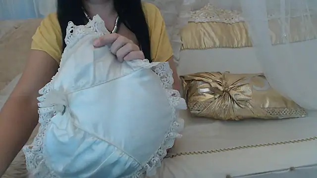 Mia-Montal777 online show from 07/12/26, 06:26