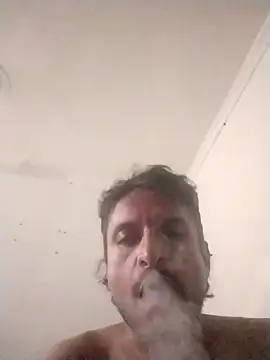 Snapshot of kevin613603 chatting on 10/22/25, 06:35 kevin613603 online show from 10/22/25, 06:35