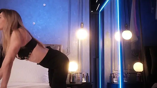 Rikka Moore online show from 10/25/25, 11:40