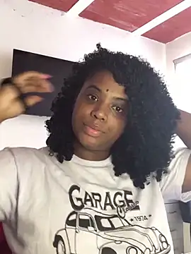 Snapshot of Tyra_Privacy chatting on 12/25/24, 06:19 Tyra Privacy online show from 12/25/24, 06:19