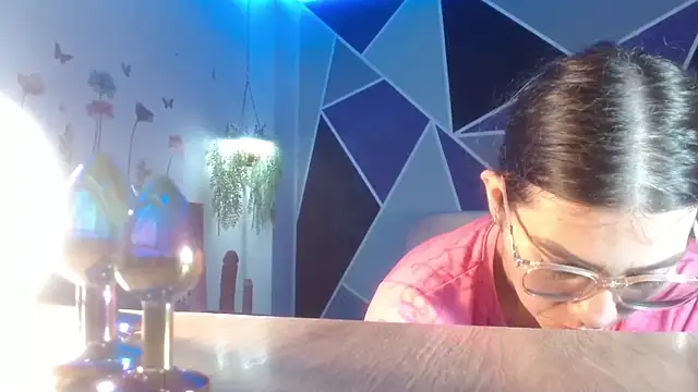 Snapshot of DaMikaela_ chatting on 09/22/25, 06:43 DaMikaela online show from 09/22/25, 06:43