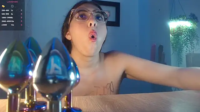 Snapshot of DaMikaela_ chatting on 09/25/25, 07:28 DaMikaela online show from 09/25/25, 07:28