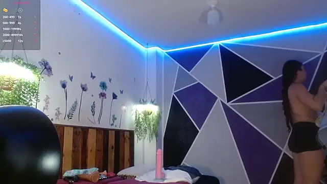 Snapshot of DaMikaela_ chatting on 10/04/25, 07:12 DaMikaela online show from 10/04/25, 07:12