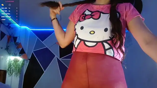 Snapshot of DaMikaela_ chatting on 10/18/25, 07:03 DaMikaela online show from 10/18/25, 07:03