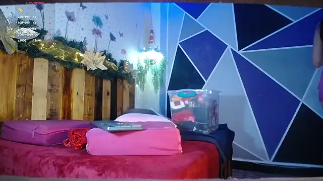 Snapshot of DaMikaela_ chatting on 12/15/25, 07:07 DaMikaela online show from 12/15/25, 07:07