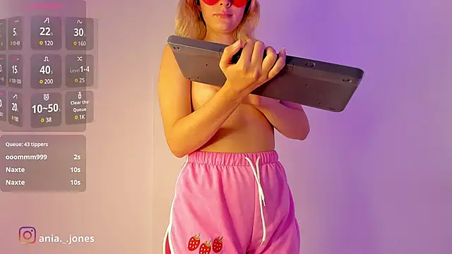 Ania jones online show from 12/28/24, 02:11