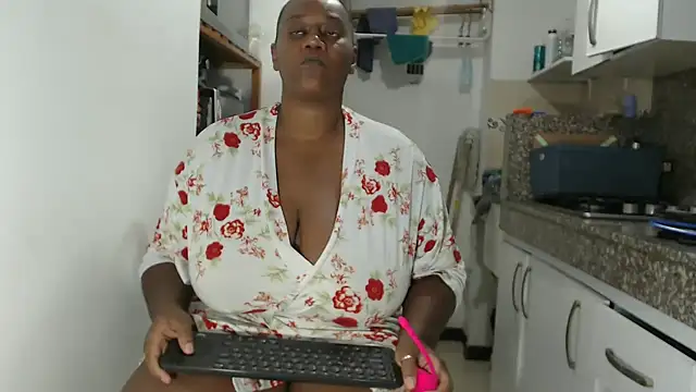 LiraRusso online show from 10/20/25, 10:32