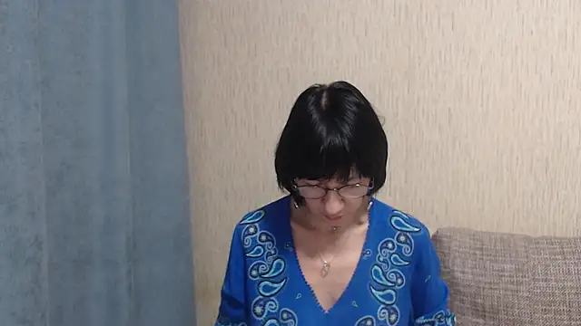 Erica95Bloom online show from 02/13/25, 05:11