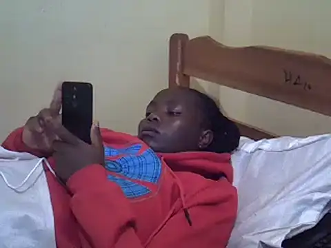 sweet-frida22 online show from 01/28/25, 03:46