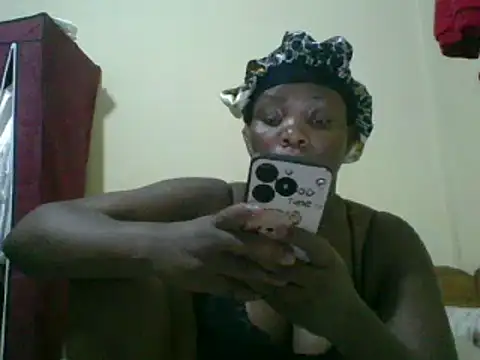 sweet-frida22 online show from 02/28/25, 08:28