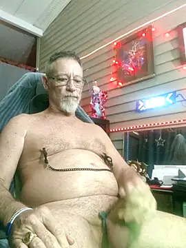 Snapshot of Daddysthick chatting on 02/19/25, 02:33 Daddysthick online show from 02/19/25, 02:33