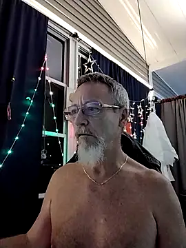 Snapshot of Daddysthick chatting on 10/04/25, 02:31 Daddysthick online show from 10/04/25, 02:31