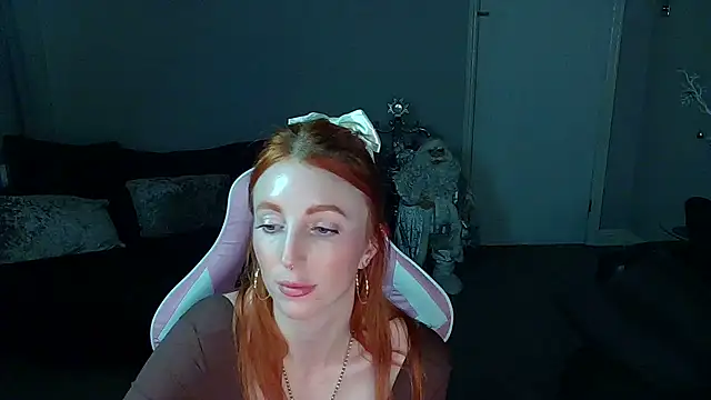 Red firesquirt online show from 12/23/24, 09:40