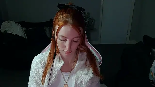 Red firesquirt online show from 01/14/25, 03:57