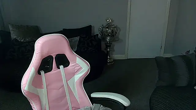 Red firesquirt online show from 02/03/25, 09:39