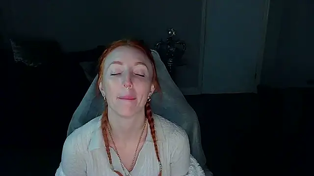 Red firesquirt online show from 02/04/25, 10:55