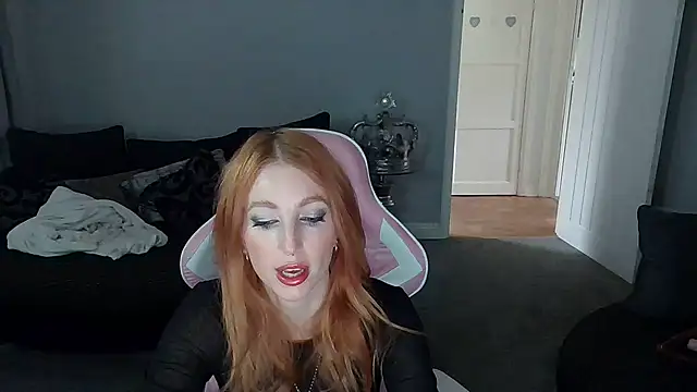 Red firesquirt online show from 10/15/25, 10:37