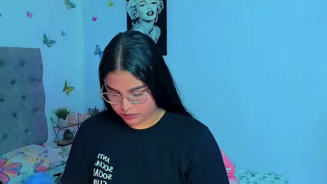 mabellfox online show from 12/10/24, 07:11
