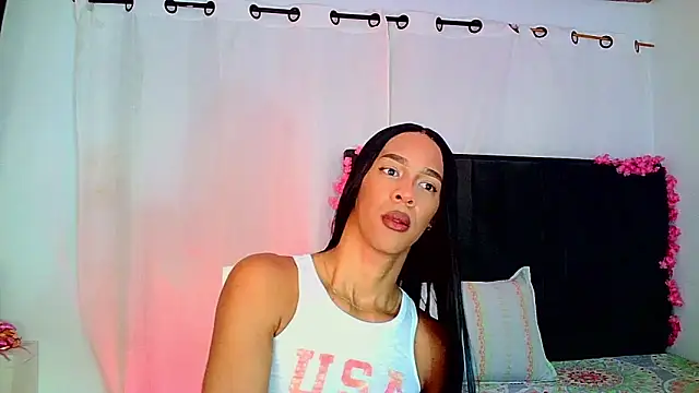 Snapshot of carmen14 chatting on 12/17/25, 03:23 carmen14 online show from 12/17/25, 03:23
