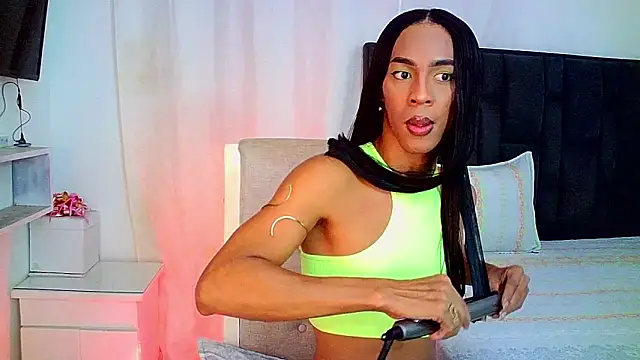 Snapshot of carmen14 chatting on 02/05/26, 03:33 carmen14 online show from 02/05/26, 03:33