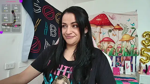 LovelyAzucena online show from 05/22/26, 03:06