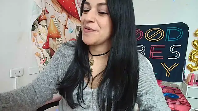 LovelyAzucena online show from 05/25/26, 03:07