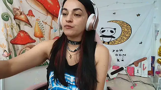LovelyAzucena online show from 06/10/26, 03:11