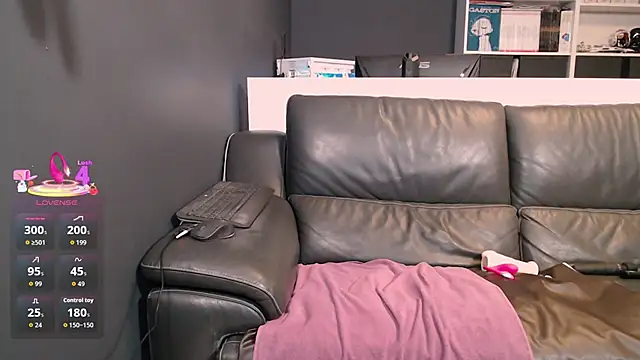 Lili-Bertine online show from 10/07/25, 08:50